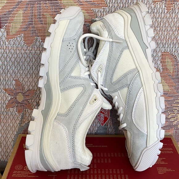 Vans Men’s Amzn Trailhead
Blanc De Blancmarshmallow
VN0A7TO2ASJ
Sneakers G - Picture 12 of 16